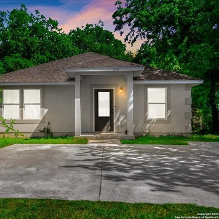 Image 3 - 515 Chipinque, San Antonio, Texas, 78237 - House for sale