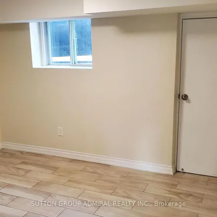 Image 5 - 11 Lunness Road, Toronto, ON M8W 3T7, Canada - Apartment for rent