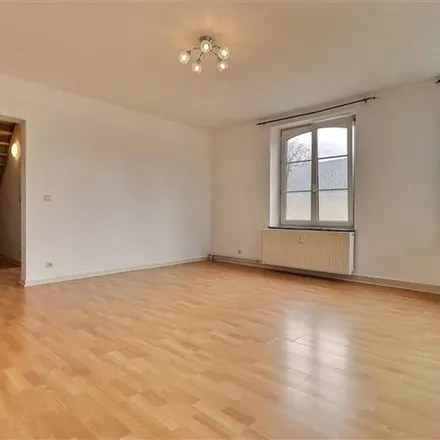 Rent this 2 bed apartment on Rue Neuville 3 in 5170 Profondeville, Belgium