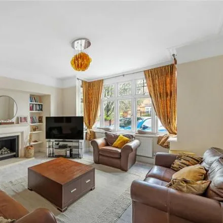 Image 6 - Queen Anne Avenue, Westmoreland Road, London, BR2 0TE, United Kingdom - House for sale