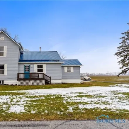 Buy this 3 bed house on 8331 County Road 11 in Hancock County, OH 43316