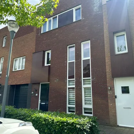 Rent this 5 bed apartment on Villa Waterranonkel 63 in 5146 AP Waalwijk, Netherlands