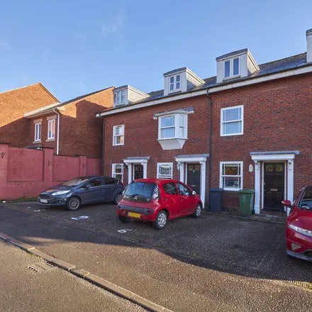 Rent this 4 bed townhouse on 3 Sivell Mews in Exeter, EX2 5EX