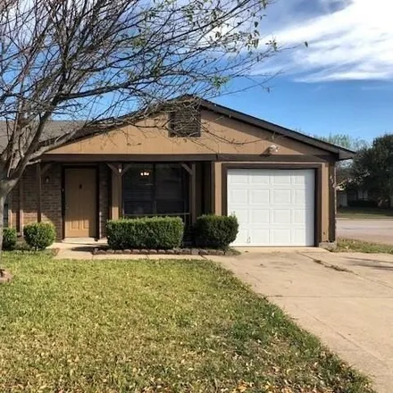 Buy this 2 bed house on 462 Vincent Street in Cedar Hill, TX 75104