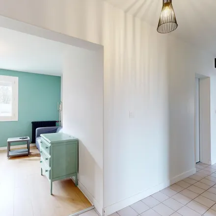 Rent this 3 bed apartment on 171 Rue du Croissant in 44300 Nantes, France
