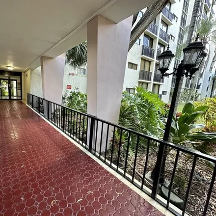 Image 5 - Plaza of the Americas Building 3, North Bay Road, Sunny Isles Beach, FL 33160, USA - Apartment for rent