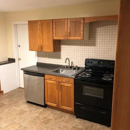 Rent this 2 bed apartment on 17 Carpenter Street in Norwich, CT 06360