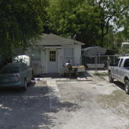 Buy this 2 bed house on 921 North Wright Street in Alice, TX 78332