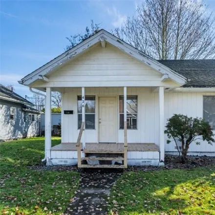 Buy this 2 bed house on 422 17th Avenue in Longview, WA 98632