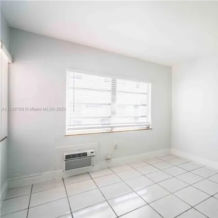 Image 7 - 1780 Marseille Drive, Isle of Normandy, Miami Beach, FL 33141, USA - Apartment for rent
