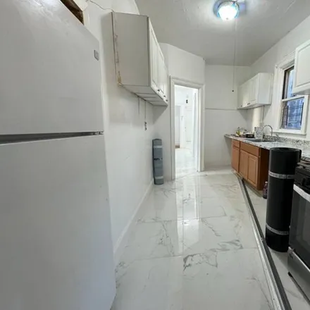Rent this 4 bed house on 2110 Chatterton Avenue in New York, NY 10472