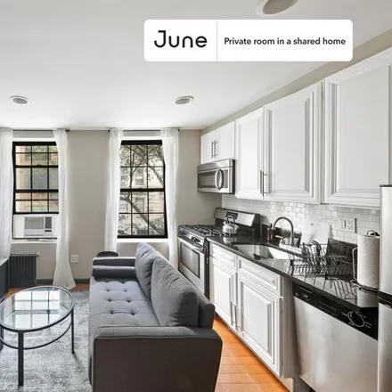 Image 4 - 226 East 7th Street, New York, NY 10009, USA - Room for rent