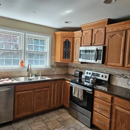 Image 3 - 2100 Prospect Avenue, Maple Shade, Bristol Township, PA 19021, USA - House for sale