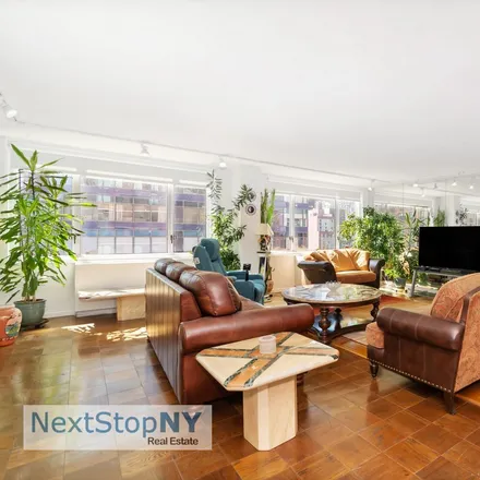 Image 1 - 220 East 54th Street, New York, NY 10022, USA - Condo for sale