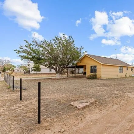 Image 3 - 224 East 22nd Street, Crane, TX 79731, USA - House for sale