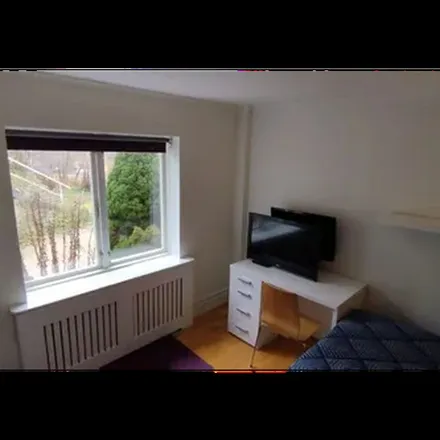 Rent this 1 bed apartment on Snövits väg 17 in 135 51 Tyresö kommun, Sweden