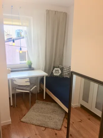 Rent this 7 bed room on Słupska 17 in 80-392 Gdansk, Poland