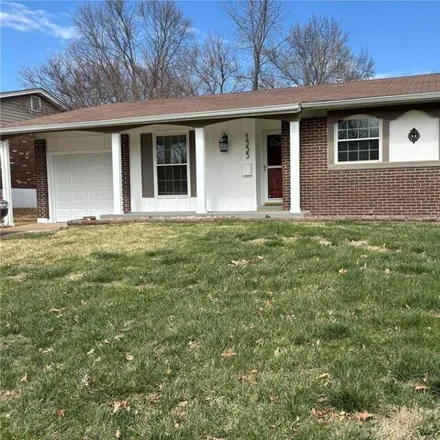 Buy this 3 bed house on 1523 Oliveto Lane in Hazelwood, MO 63042