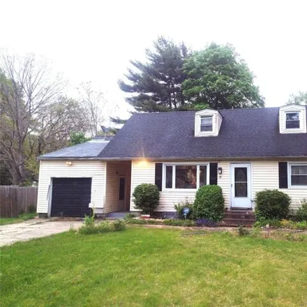 Image 3 - 85 Wilson Avenue, Gordon Heights, Suffolk County, NY 11763, USA - House for sale
