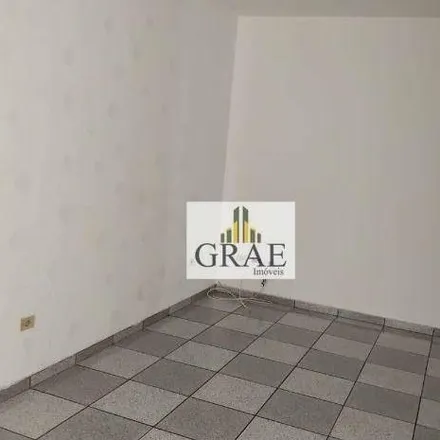 Rent this 3 bed apartment on Supermarcado Roma in Rua Leila Gonçalves, Centro