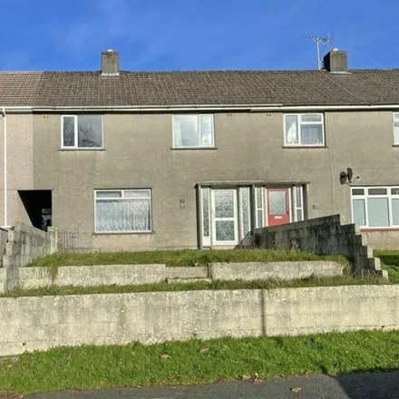 Buy this 3 bed townhouse on 137 Bodmin Road in Crownhill, PL5 4BJ