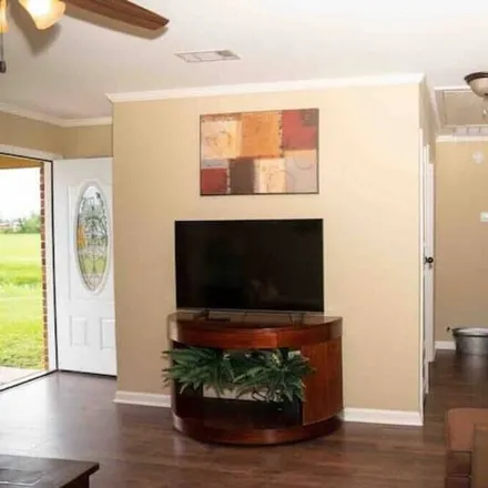 Rent this 2 bed house on Luling in LA, 70070