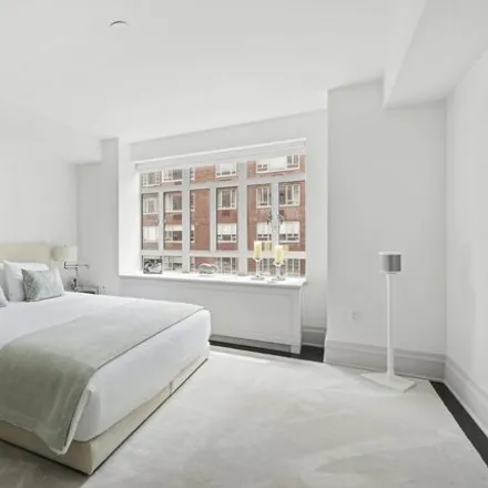 Image 5 - 18 East 62nd Street, New York, NY 10065, USA - Apartment for sale