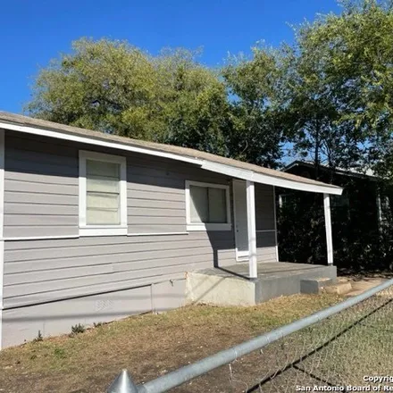 Rent this 2 bed house on 629 Bee Street in San Antonio, TX 78208