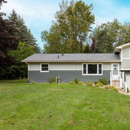 Buy this 4 bed house on 74194 County Road 380 in South Haven Charter Township, MI 49090