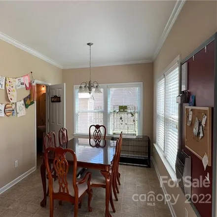 Image 8 - 8001 Shadbrush Court, Mecklenburg County, NC 28215, USA - Loft for sale