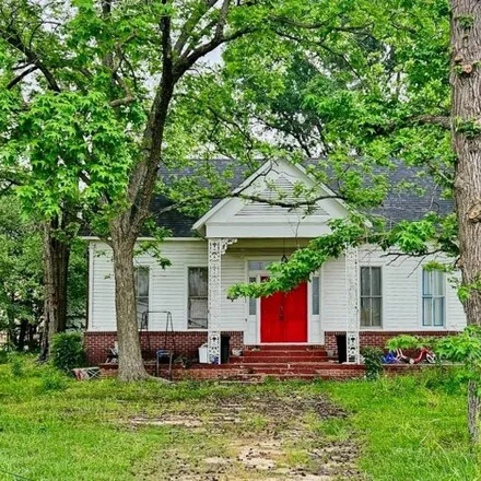 Buy this 3 bed house on 174 South Center Street in Tenaha, Shelby County