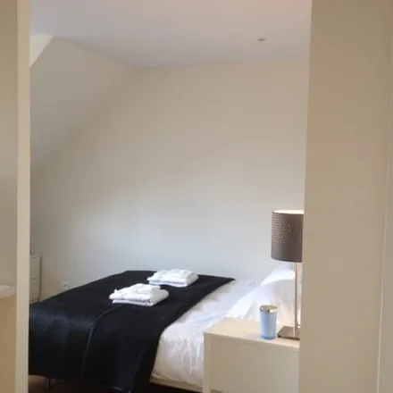 Rent this 1 bed apartment on 16 Rue Ampère in 75017 Paris, France