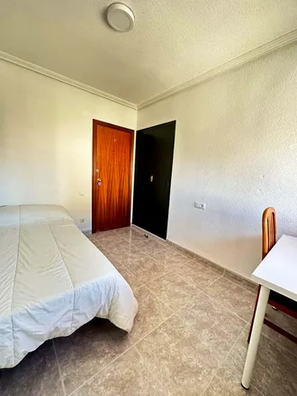 Rent this 1 bed room on calle Méjico in 03007 Alicante, Spain