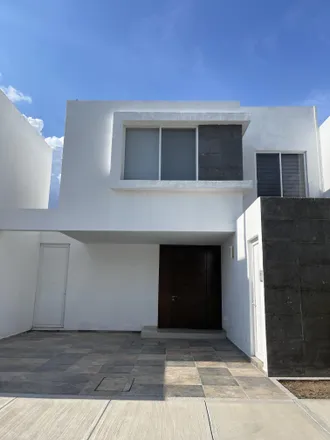 Rent this studio house on unnamed road in Tierra Verde, 20983 Maravillas