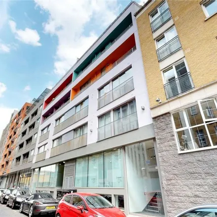 Rent this 2 bed apartment on Ropemaker Place in Ropemaker Street, Barbican