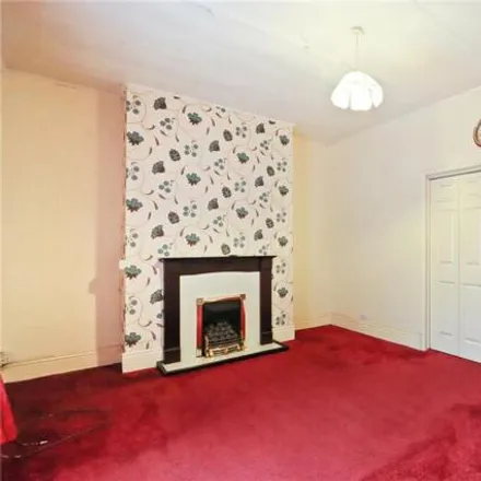 Image 3 - South View, 18 Shield Row Lane, New Kyo, DH9 7UD, United Kingdom - Townhouse for sale