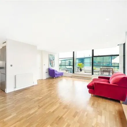 Image 8 - Point Wharf, London, TW8 0BX, United Kingdom - House for sale