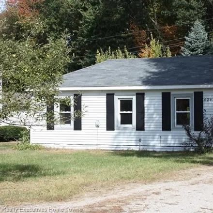 Buy this 2 bed house on 4242 Pine Grove Avenue in Gardendale, Fort Gratiot Township