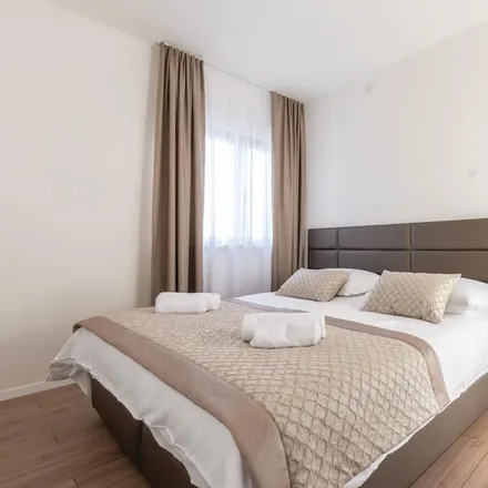 Rent this 8 bed duplex on 21312 Općina Podstrana