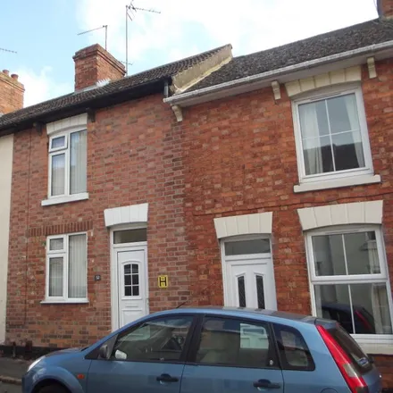 Rent this 2 bed townhouse on New Street in Rothwell, NN14 6EE