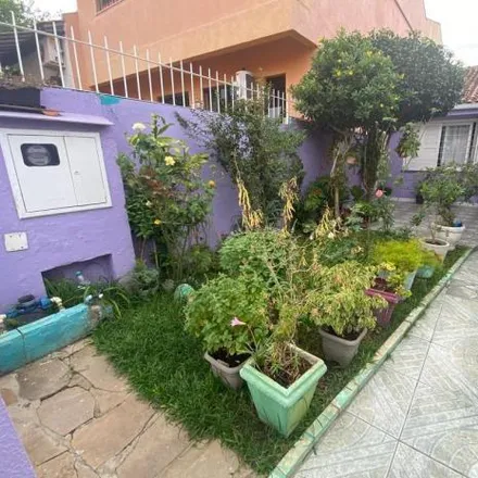 Buy this 3 bed house on Avenida Presidente Getúlio Vargas in Centro, Alvorada - RS