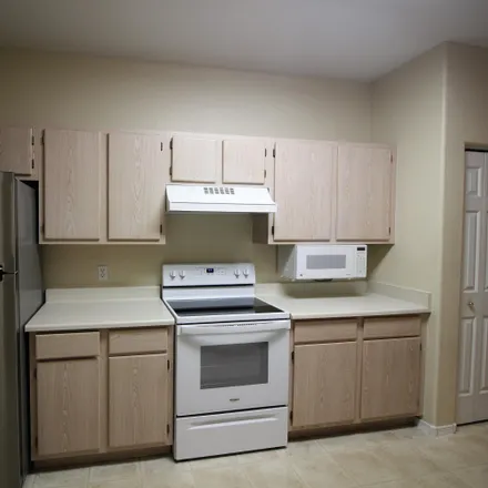 Image 4 - 15599 East Chandler Boulevard, Phoenix, AZ 85044, USA - Apartment for rent