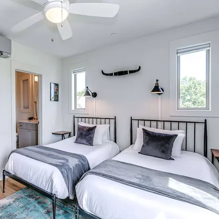 Rent this 8 bed house on Nashville-Davidson