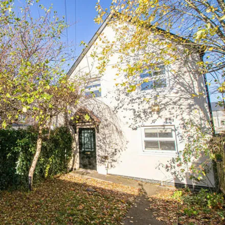 Rent this 3 bed townhouse on 7 Romilly Road in Cardiff, CF5 1FN