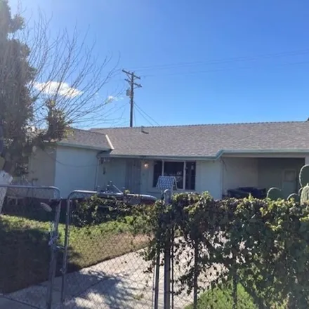 Image 1 - 879 Beach Avenue, Calexico, CA 92231, USA - House for sale