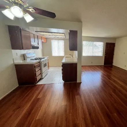 Image 6 - 700 E Cedar Ave. - Apartment for rent