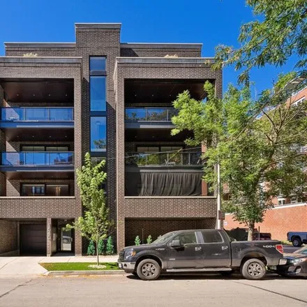 Buy this 3 bed condo on 1540 North Parkside Avenue in Chicago, IL 60651