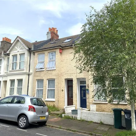 Rent this 5 bed townhouse on Maldon Road in Brighton, BN1 5BE