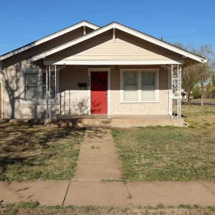 Buy this 3 bed house on 379 West Texas Avenue in Pampa, TX 79065