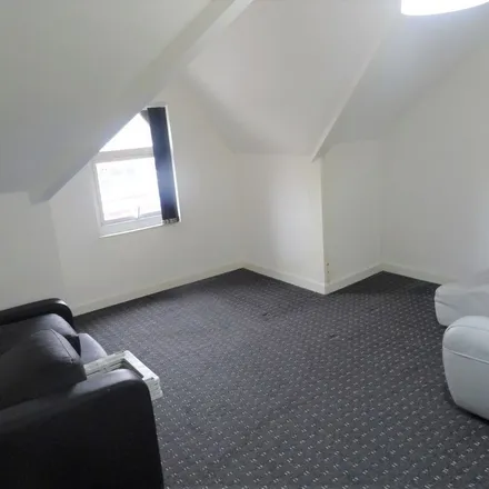 Rent this 1 bed apartment on Easterly Road in Leeds, LS8 5RL